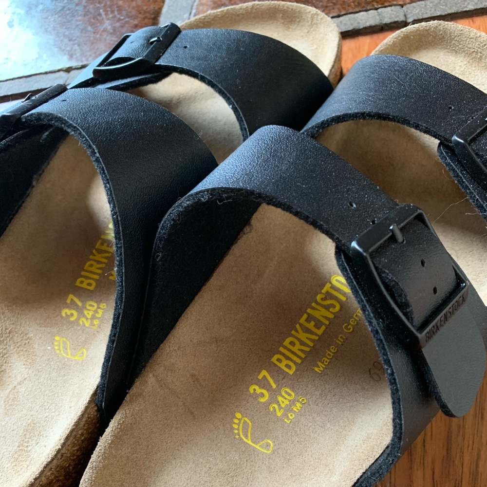 Black birkenstocks
